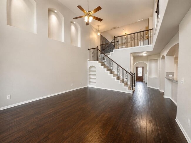 Building Photo - 604 Vista Gardens Dr