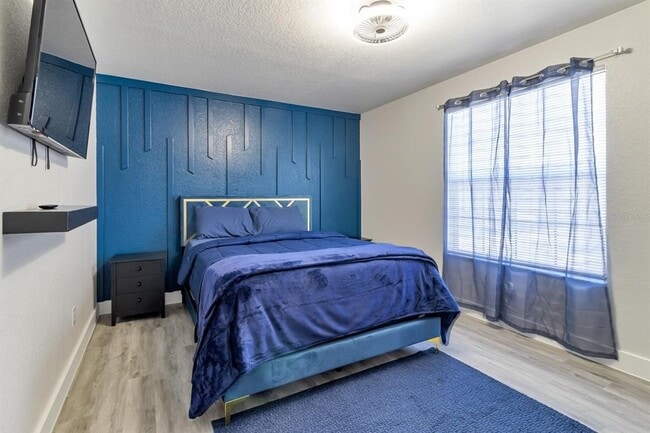 Building Photo - 16748 Lazy Breeze Loop