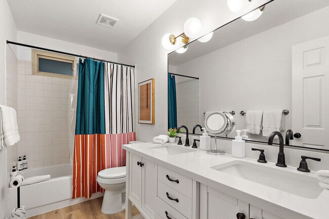 Building Photo - 7157 W Windrose Dr