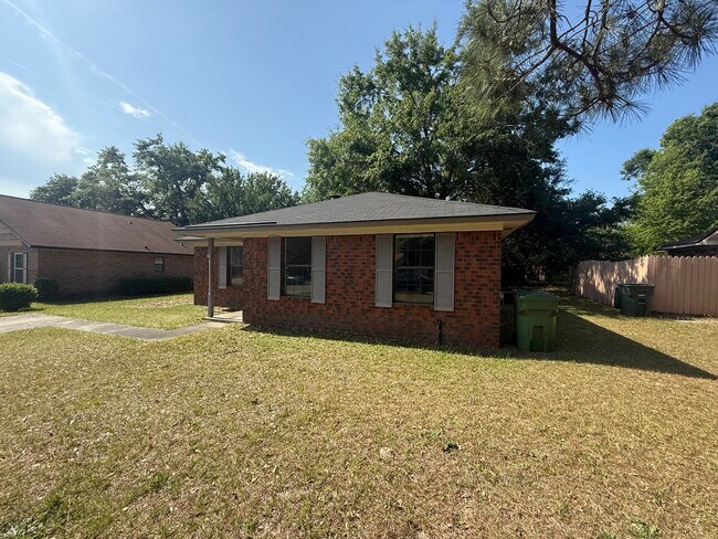 Building Photo - 209-p209 Garden Cir