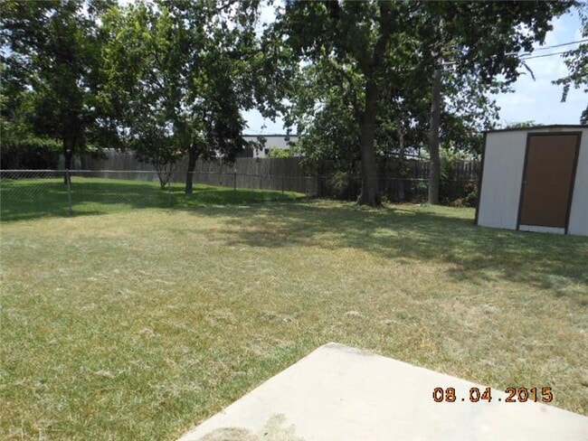 Building Photo - 1005 Cedar Dr