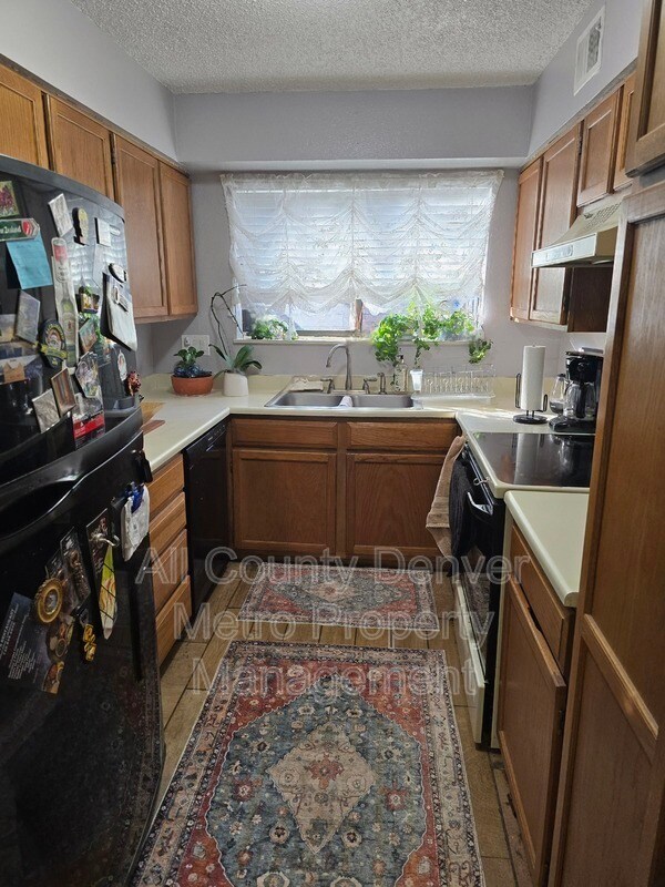 Building Photo - 447 Wright St