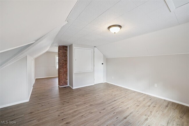 Building Photo - 15705 Fernway Dr