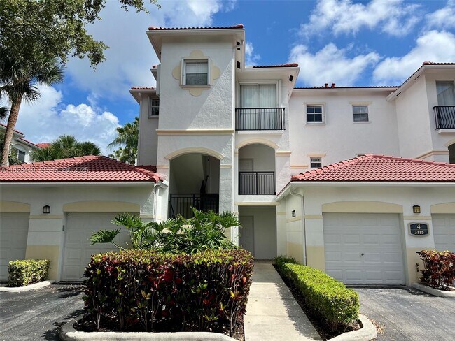 Building Photo - 3115 NE 184th St