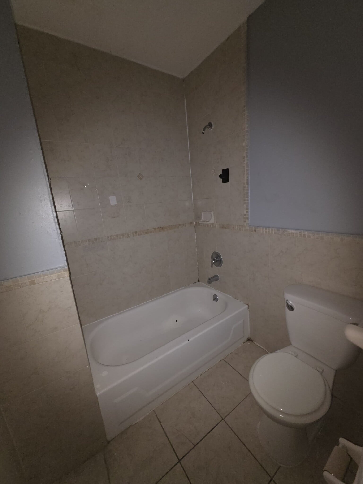 Building Photo - 554 Avenue C