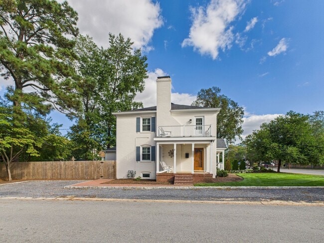 Building Photo - 5508 Grove Ave