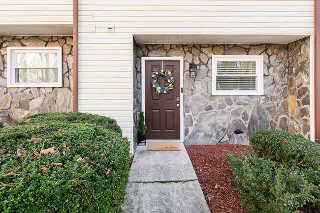 Building Photo - 6368 Baker Ct