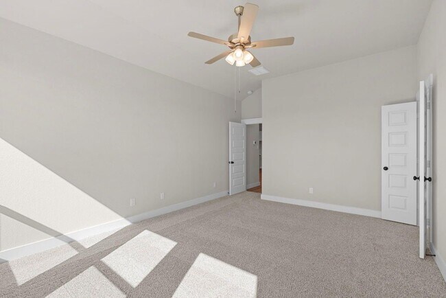 Building Photo - 2216 Inglenook Grv Dr