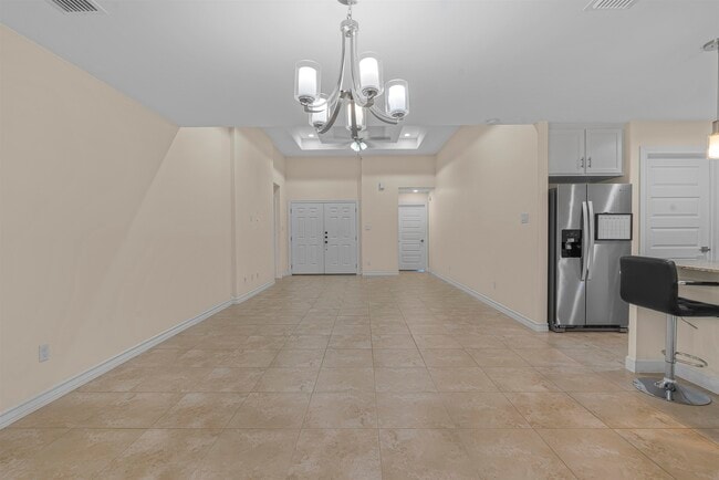 Building Photo - 902 La Rosita