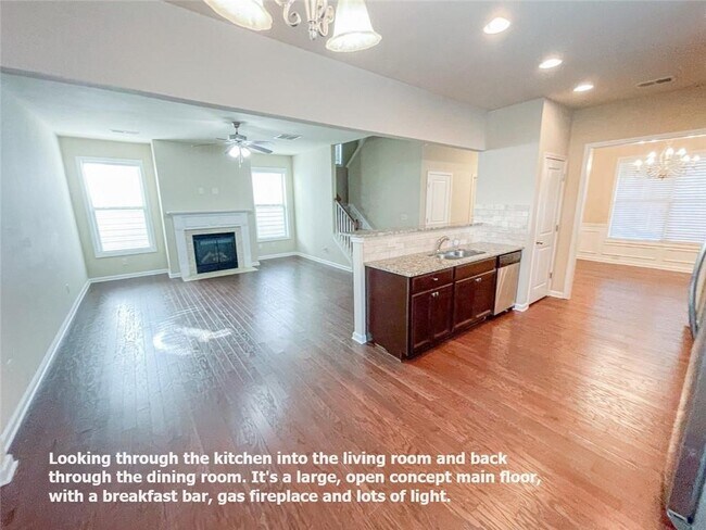 Building Photo - 328 Privet Cir