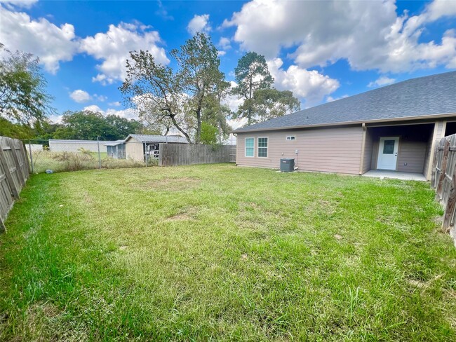 Building Photo - 8575 TX-105