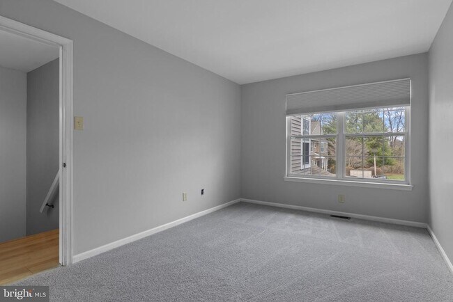 Building Photo - 112 Stewarts Ct