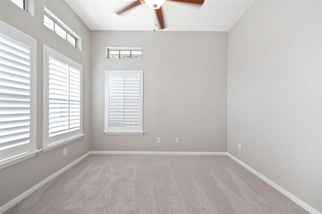 Building Photo - 151 E Greenhill Terrace Pl