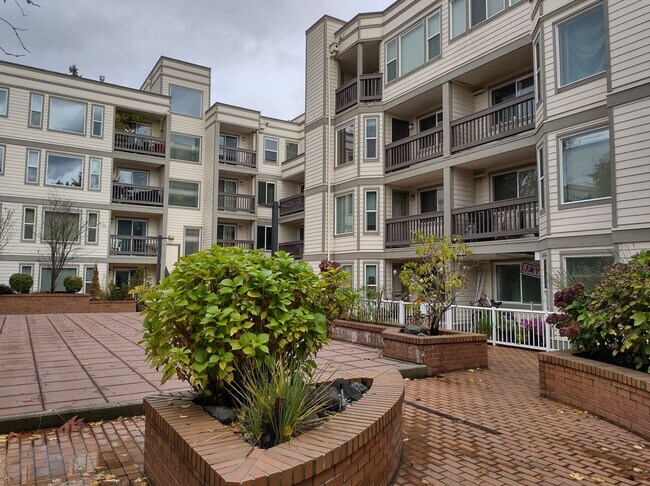 Building Photo - Well-Maintained 1BR Condo Near North Seattle College with Parking & Storage