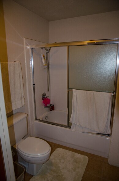 Building Photo - 3978 La Jolla Village Dr