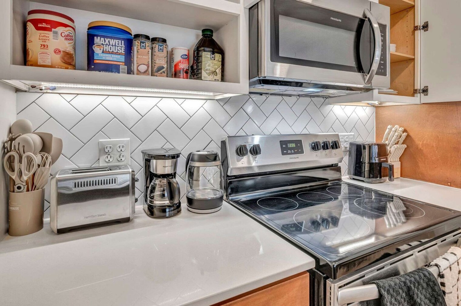 Building Photo - 2189 Cornell Rd