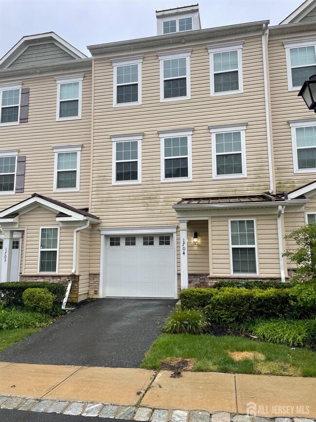 Building Photo - 1704 Hights Farm Rd S