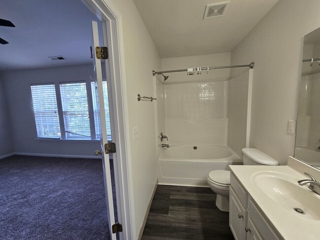 Building Photo - 802 Sutter Gate Ln