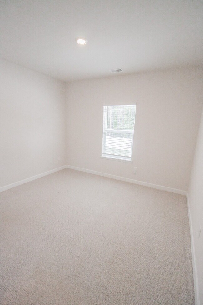 Building Photo - Fully Fenced 5bd SFH in Carolina Forest