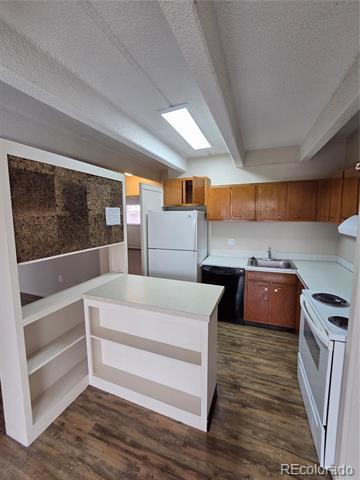 Building Photo - 4155 E Iowa Ave