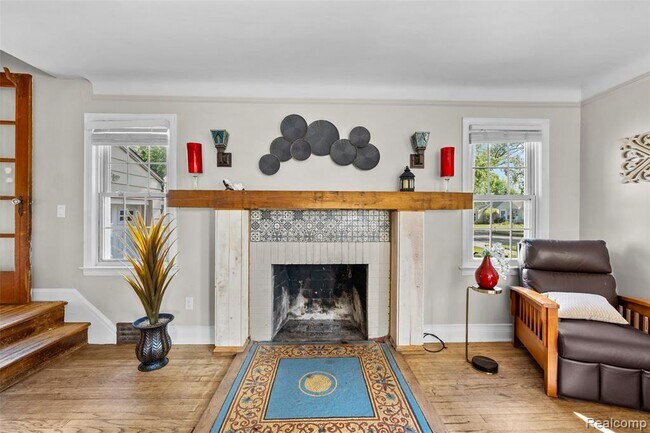 Building Photo - 1674 Eaton Rd