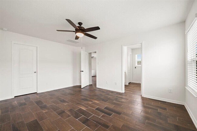 Building Photo - 9312 Sandoval Cir