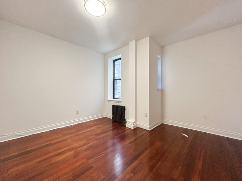 Building Photo - 605 W 137th St