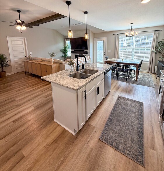 Building Photo - 409 Pomeroy Dr