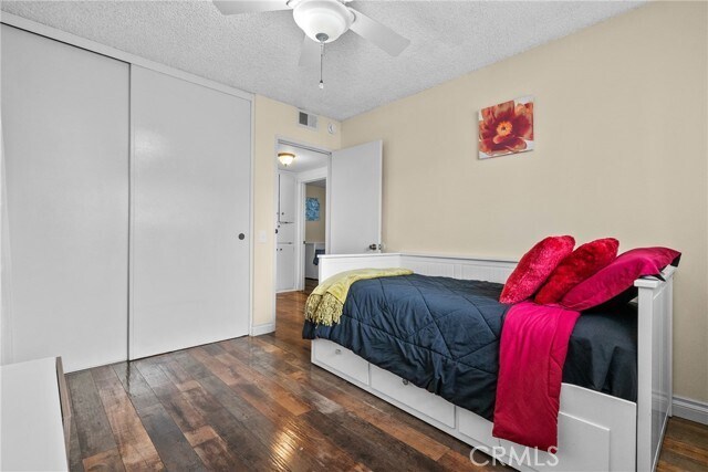 Building Photo - 9558 Swinton Ave