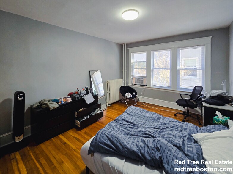 Building Photo - 235 Chestnut Hill Ave