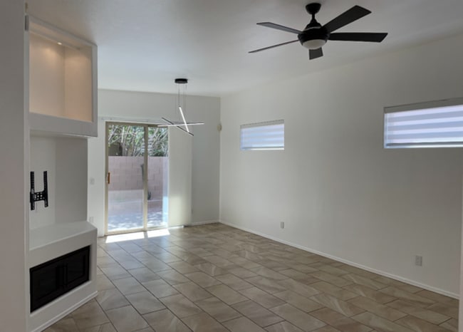 Building Photo - 7360 E Cll Hospedero