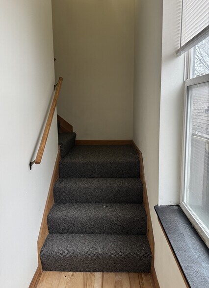 Building Photo - 2188 S Robinson Ave