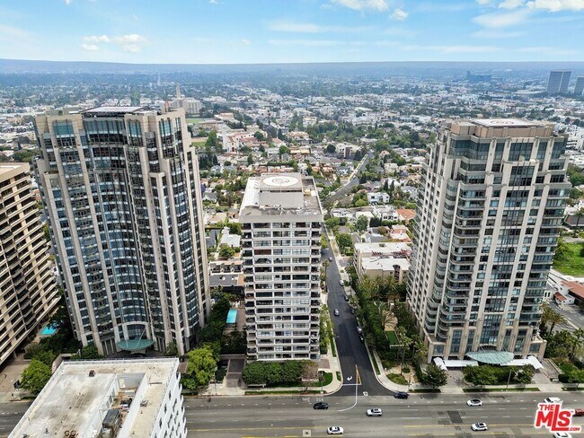 Building Photo - 10790 Wilshire Blvd