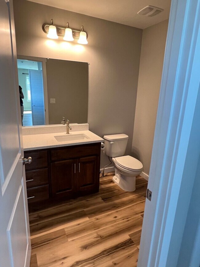 Building Photo - New Duplex fro Rent