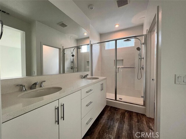 Building Photo - 1118 W Cara Dr