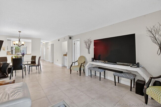 Building Photo - 21211 Lago Cir