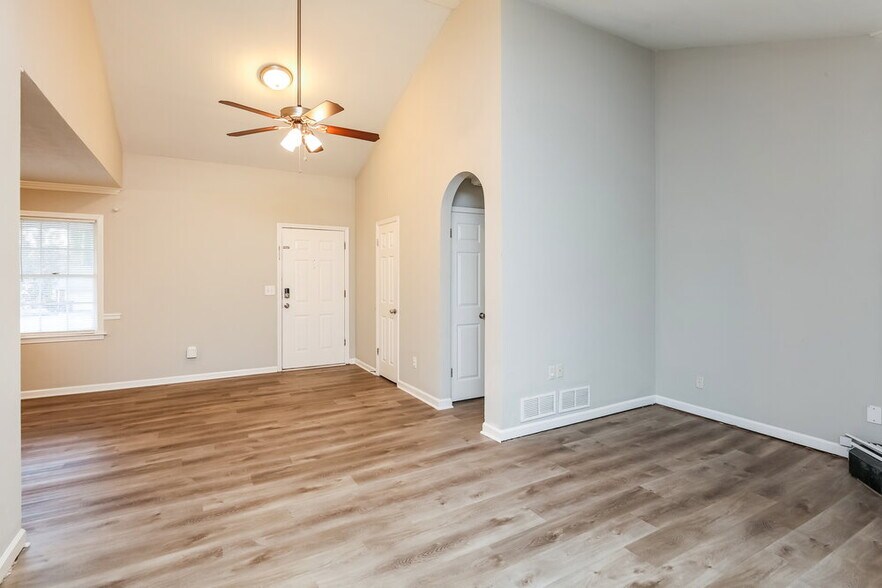 Building Photo - 5253 Corinth Dr SW