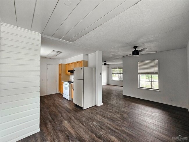 Building Photo - 1606 Quince Ave