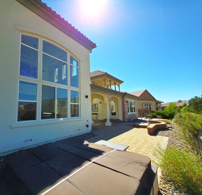 Building Photo - All-Inclusive Executive Luxury in Somerset...