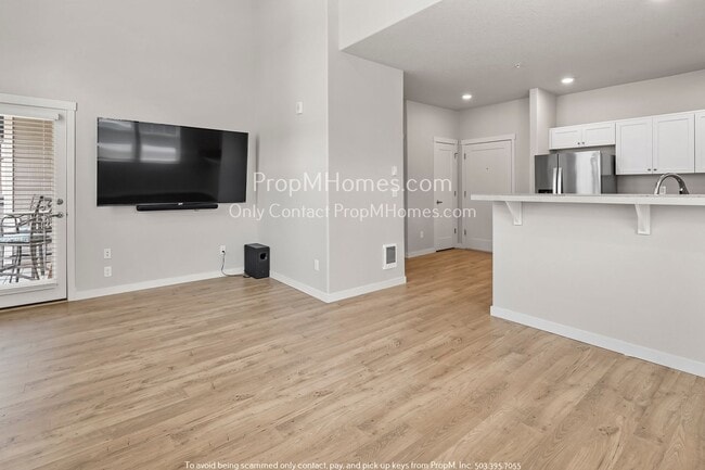 Building Photo - Charming One-Bedroom Condo in the Heart of Bull Mountain - Pool & Gym Access Included!