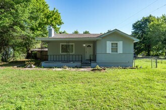 Building Photo - Exciting Opportunity! Charming 3 Bedroom Home in a Prime Location!