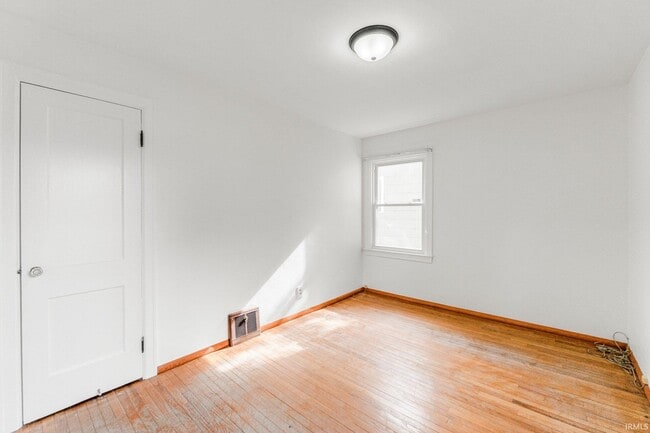 Building Photo - 470 Charlotte Ave