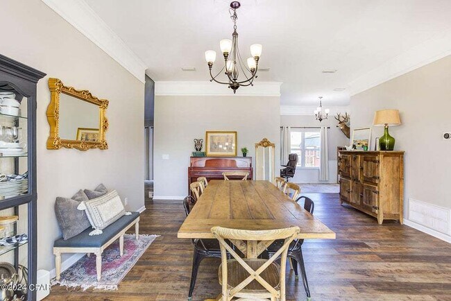 Building Photo - ** Brick Home in great neighborhood close to TAFB