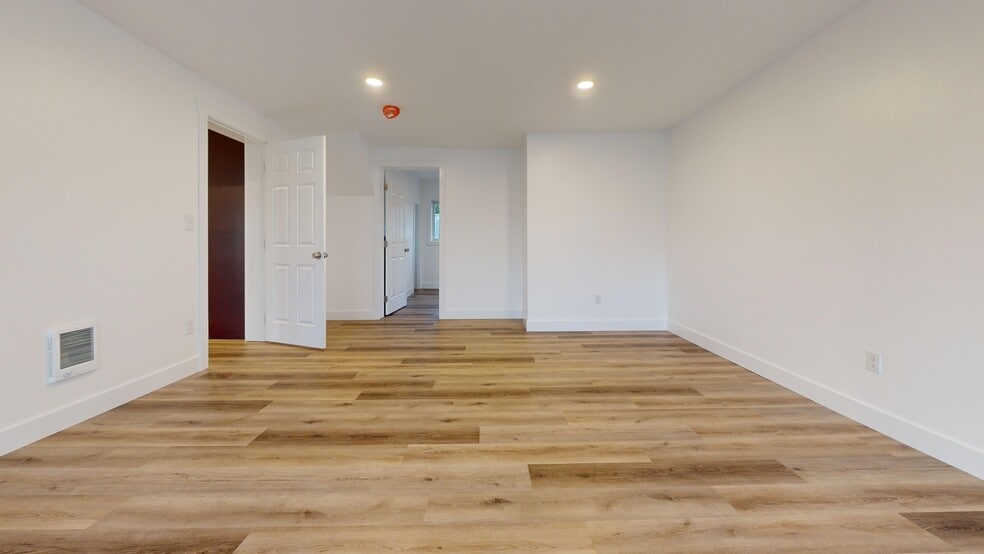 Building Photo - 16702 SE 1st St