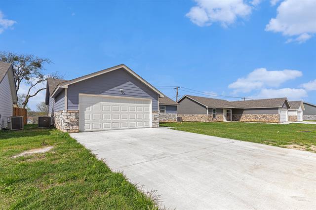 Building Photo - 417 S Cleburne Whitney Rd