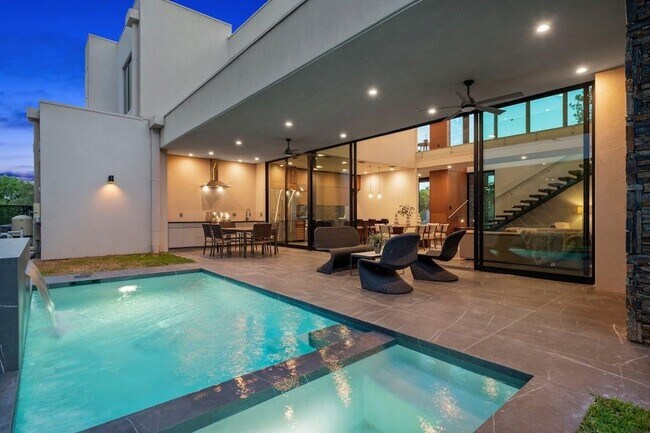 Building Photo - 3500 Cactus Wren Way