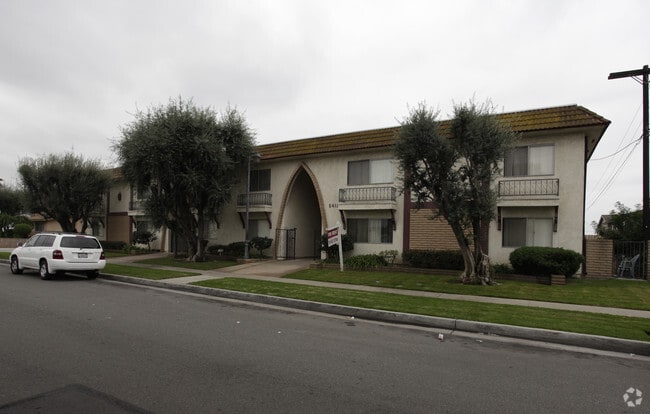 Primary Photo - Casa Elvida Apartments