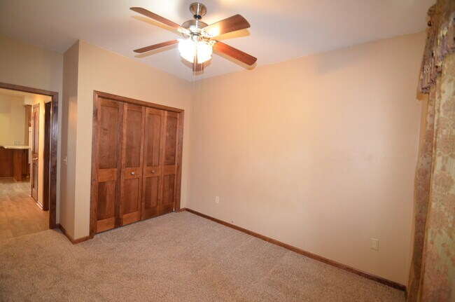 Building Photo - 27 5th St