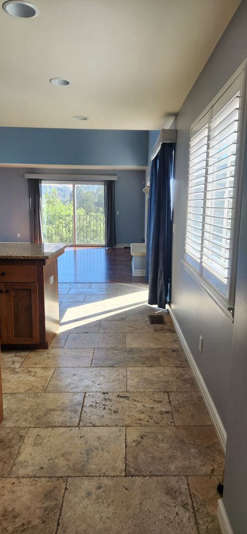 Building Photo - Beautiful Tuscan Style Home in SLO-Availab...