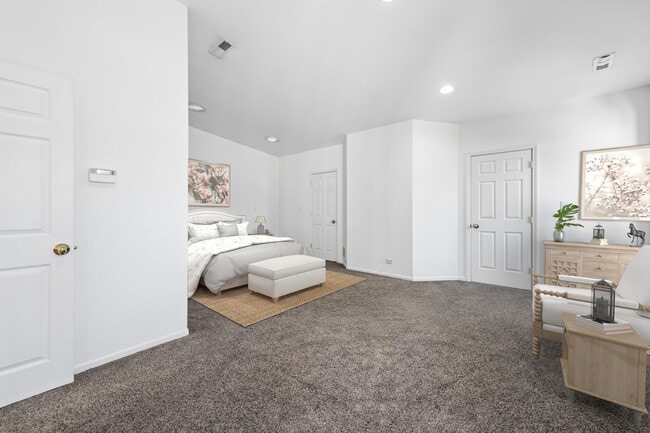 Building Photo - 23 W Algonquin Rd